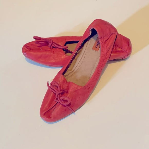 Miz mooz flats. 7.5. - Picture 1 of 2